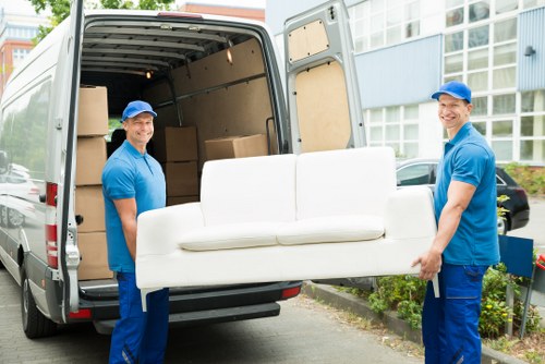 Professional packing and unpacking services in Holloway for home relocation