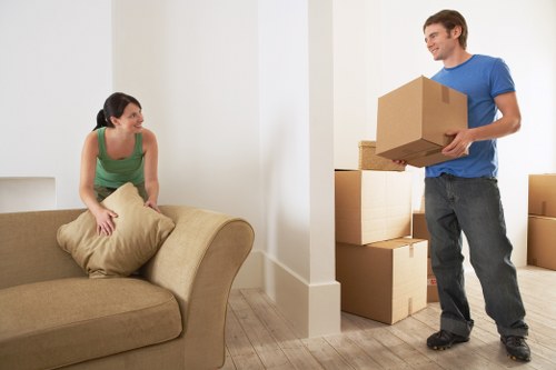 Packing and planning a move with a truck in Holloway